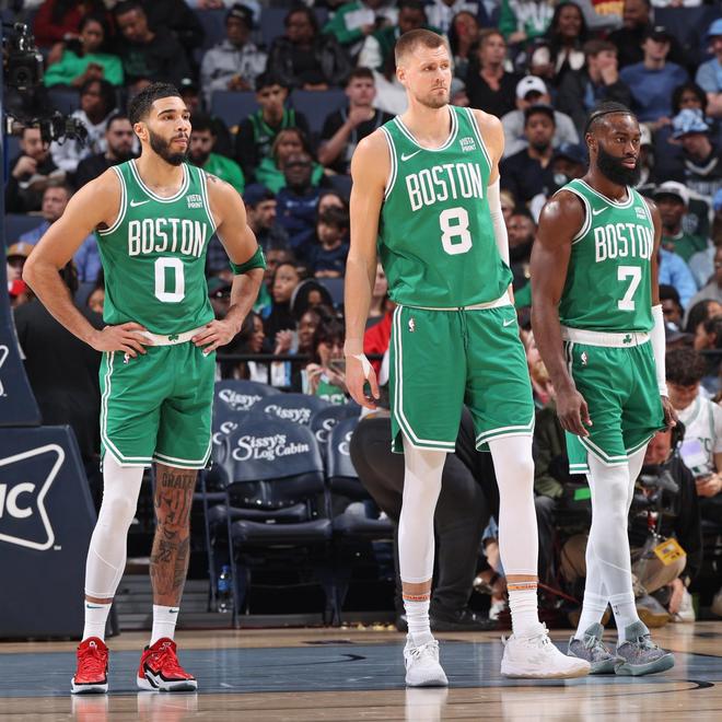 关于波士顿凯尔特人训练开放日,今晨刷新队史纪录引欢呼,社区盾在即,身体对抗强度拉满的信息 关于波士顿凯尔特人训练开放日,今晨刷新队史纪录引欢呼,社区盾在即,身体对抗强度拉满的信息