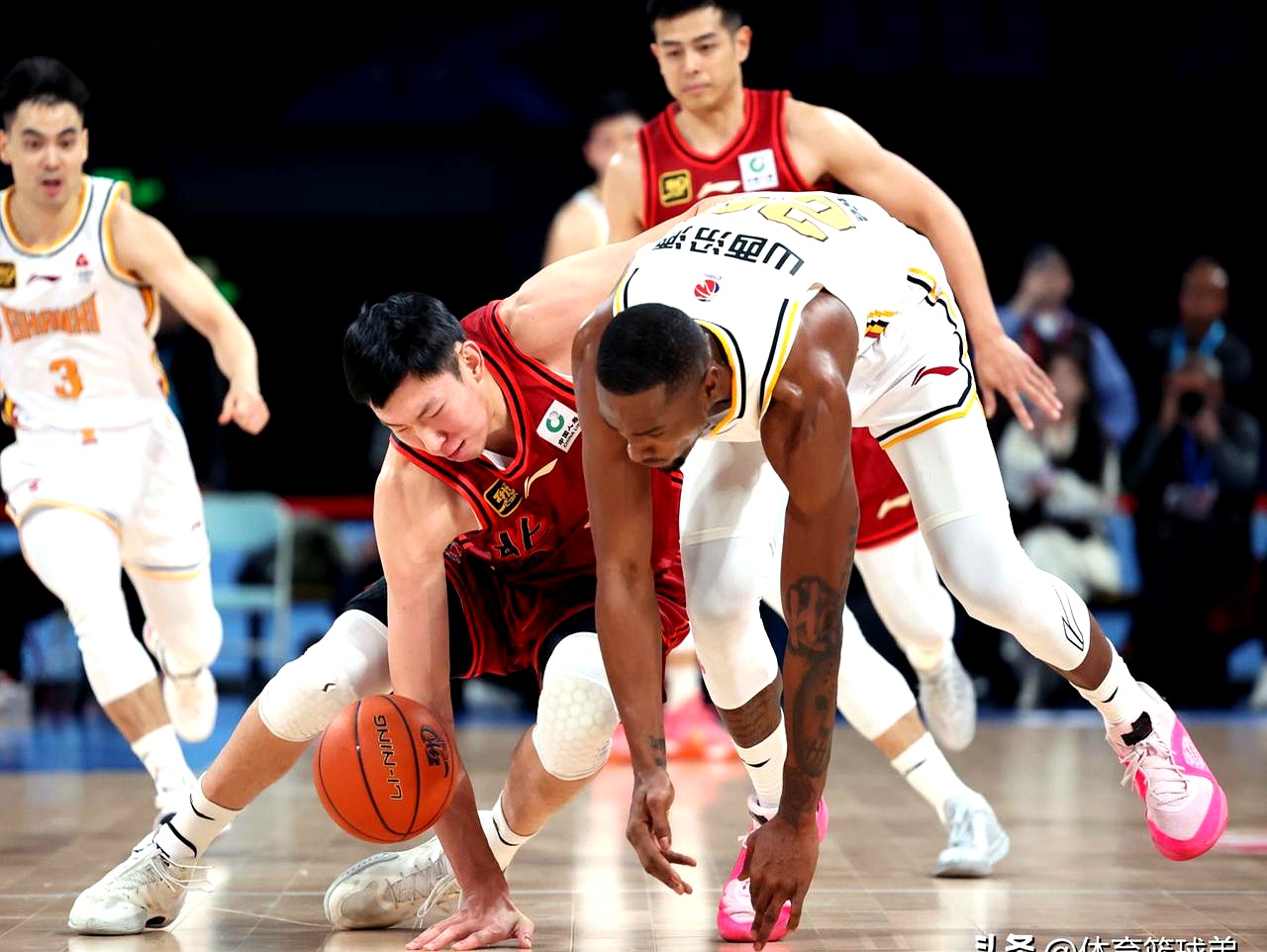 赛前体能课后,北京首钢完成体检备战全明星赛,更衣室稳定,球队文化再被提及的简单介绍 赛前体能课后,北京首钢完成体检备战全明星赛,更衣室稳定,球队文化再被提及的简单介绍