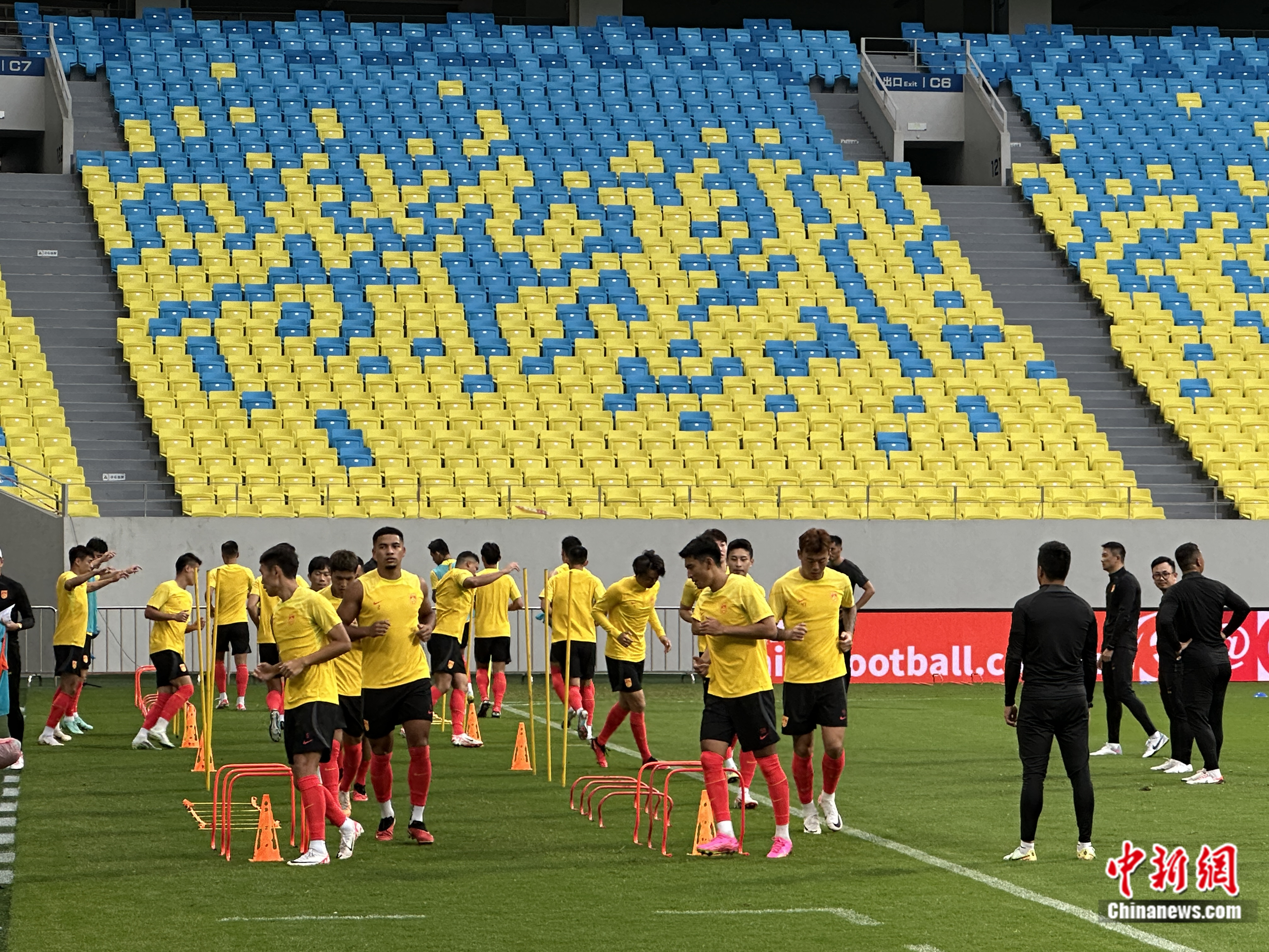 葡超冲刺阶段再迎强敌,菲尼克斯太阳回应争议,主帅态度:目标明确,训练强度明显提升的简单介绍 葡超冲刺阶段再迎强敌,菲尼克斯太阳回应争议,主帅态度:目标明确,训练强度明显提升的简单介绍