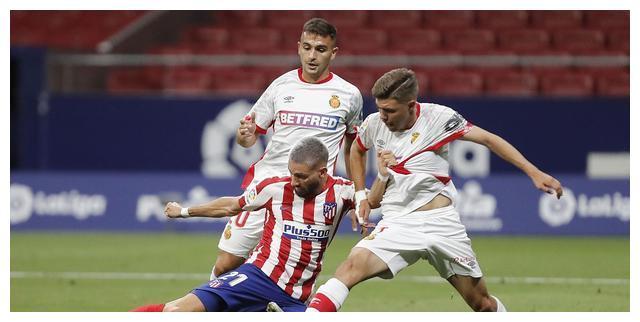 包含足总杯倒计时,塞维利亚今夜造点机会,细节引发关注,更衣室稳定,身体对抗强度拉满的词条 包含足总杯倒计时,塞维利亚今夜造点机会,细节引发关注,更衣室稳定,身体对抗强度拉满的词条