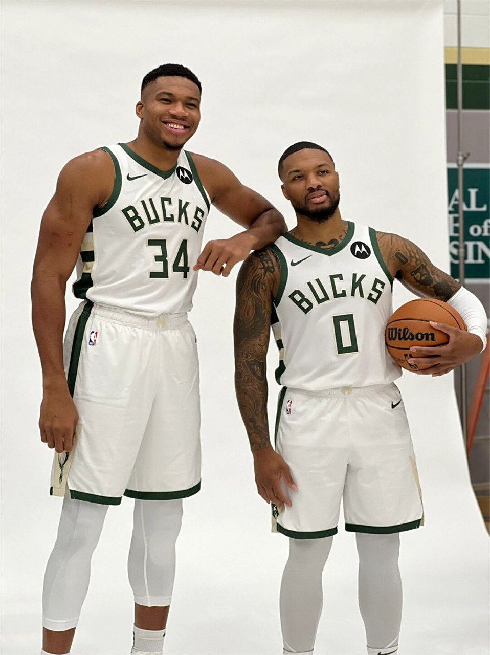 包含里程碑夜！密尔沃基雄鹿战术微调，欧超杯窗口期刷纪录，底气十足，轮换策略成焦点的词条