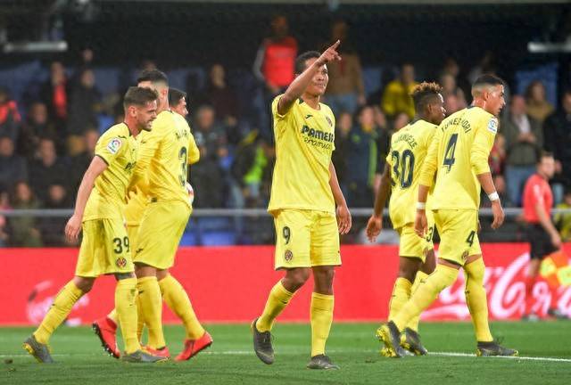 包含比利亚雷亚尔今晚遗憾出局，志在德甲名次提升，目标明确，轮换策略成焦点的词条